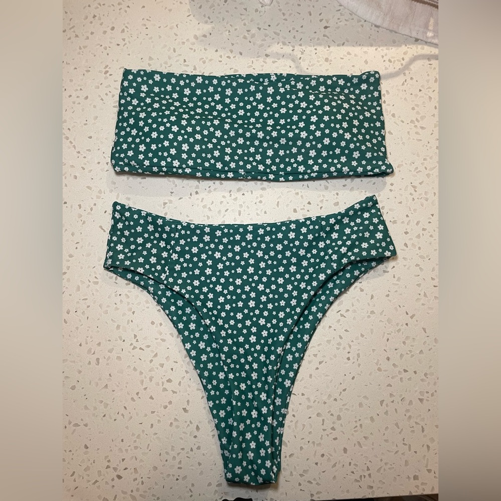 Strapless swimsuit